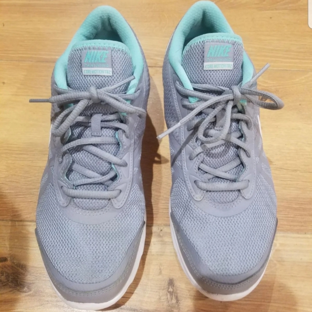 Woman's Nike Sneakers